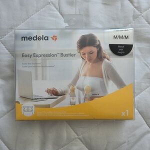 Medela Hands-Free Pumping Bustier - White
